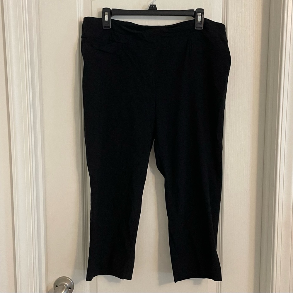 black stretch capris